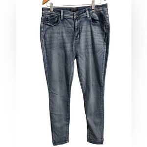 Judy Blue Women's Skinny Jeans in Washed Blue